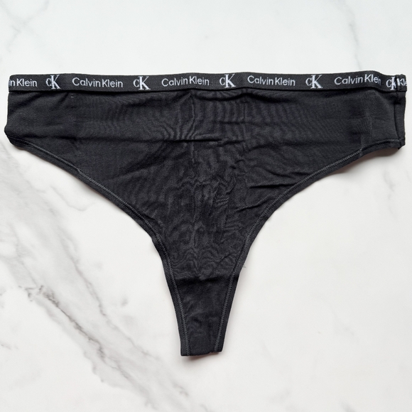 NWOT CALVIN KLEIN 1996 COTTON STRETCH MODERN THONG PANTY IN CK BLACK SIZE EXTRA - Picture 1 of 4